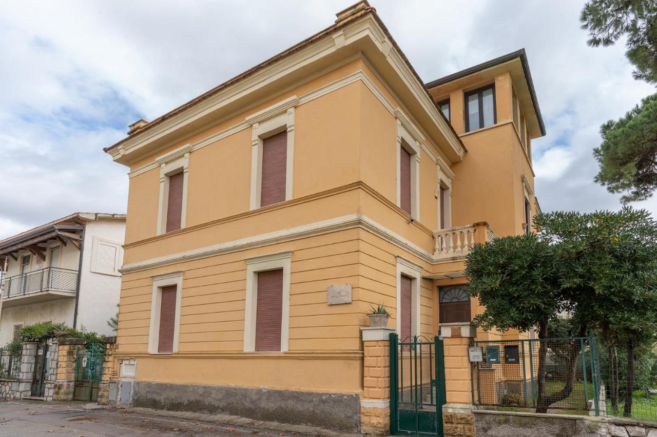Seaside Apartament Near The Beach Minturno Exterior photo