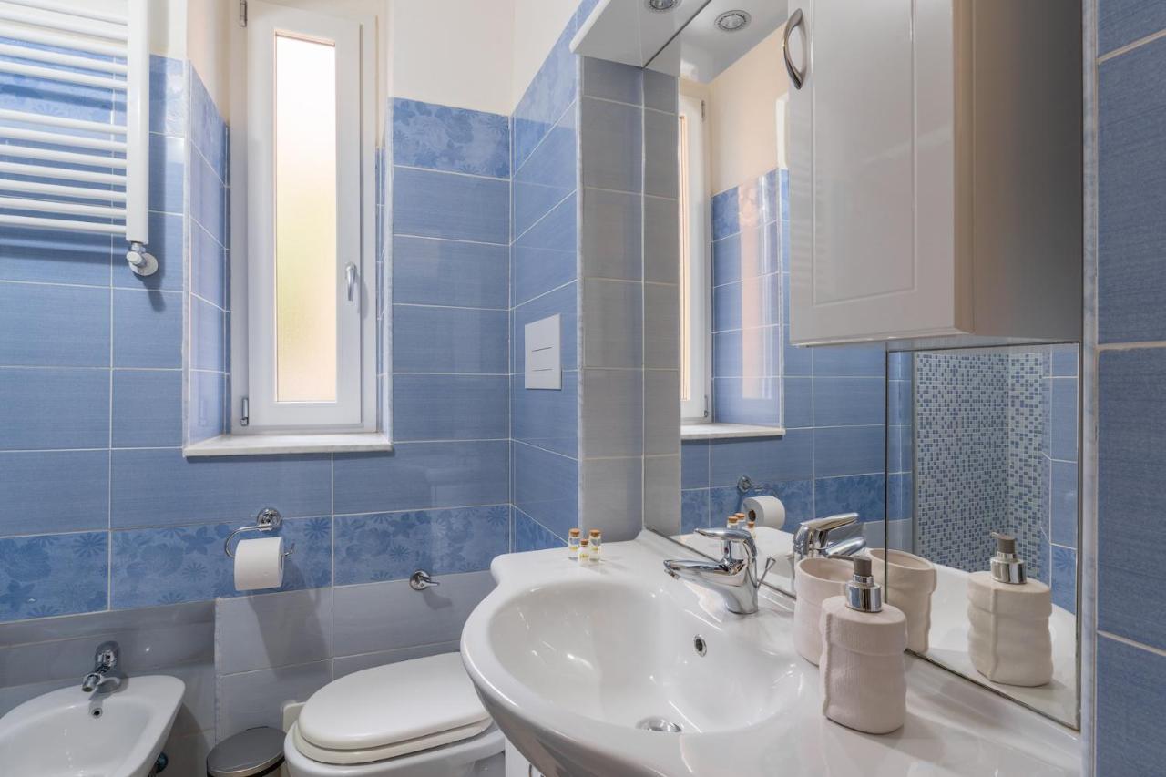 Seaside Apartament Near The Beach Minturno Exterior photo